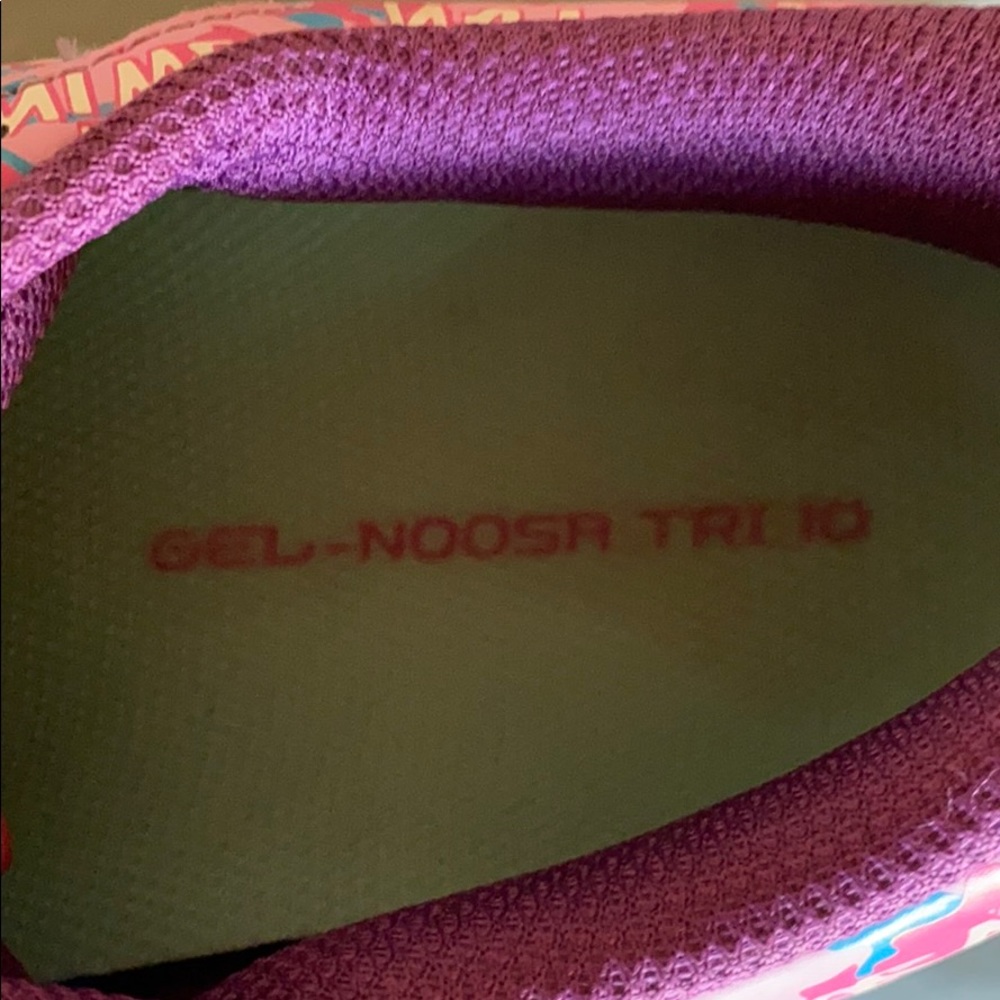 ASICS - Picture 4 of 4